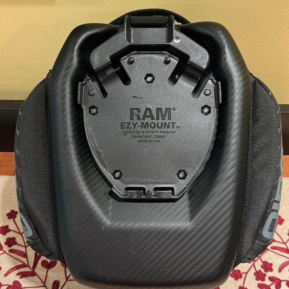 OGIO Black Carbon Fiber Tank Bag - Picture 2 of 8